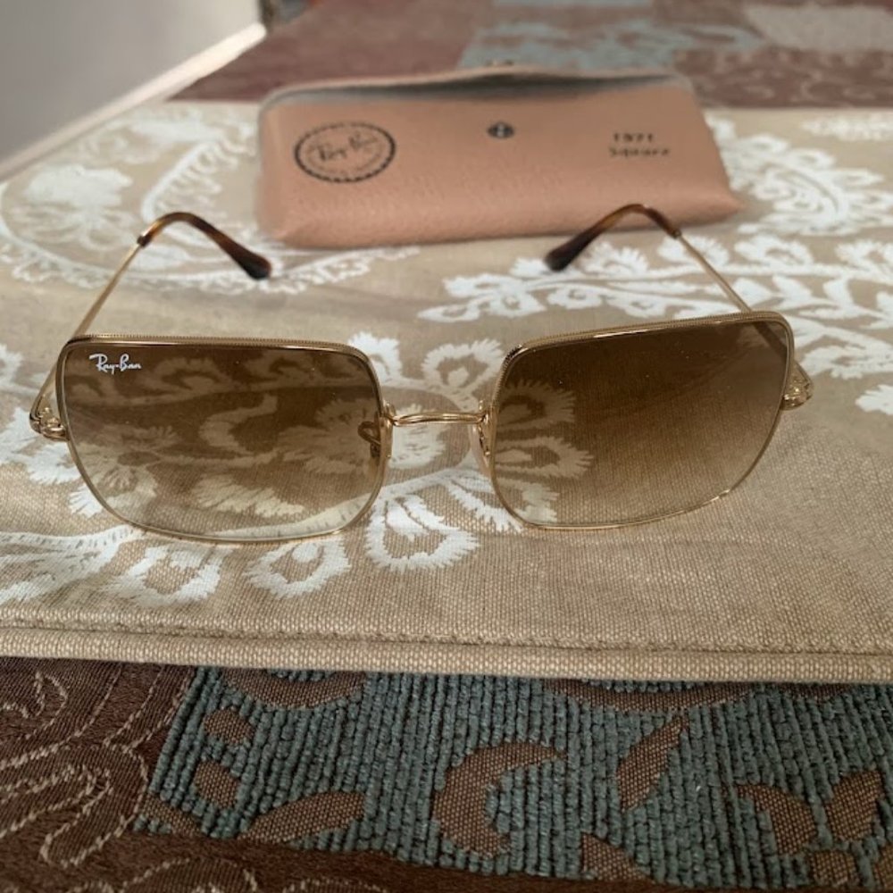 Rayban Sunglasses - 1971 square classic